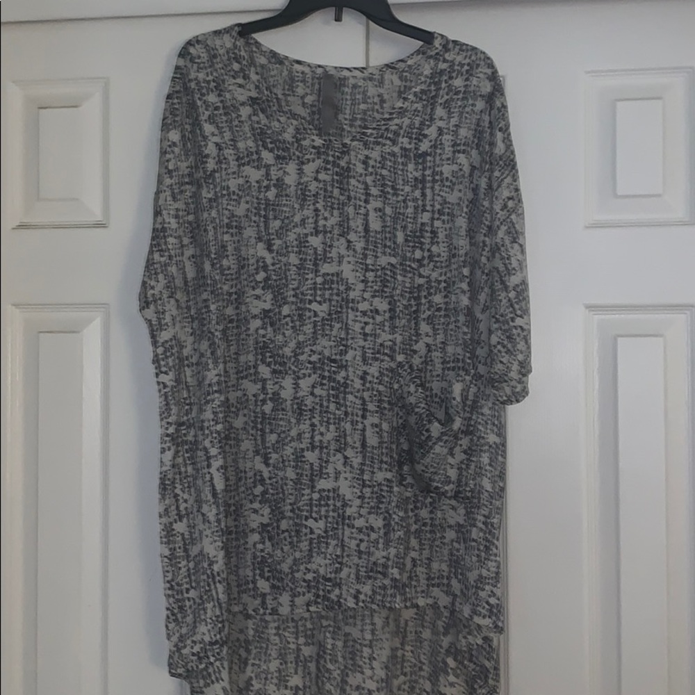 Melissa McCarthy  silky shirt with pocket